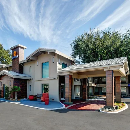La Quinta Inn By Wyndham Dallas Uptown-2