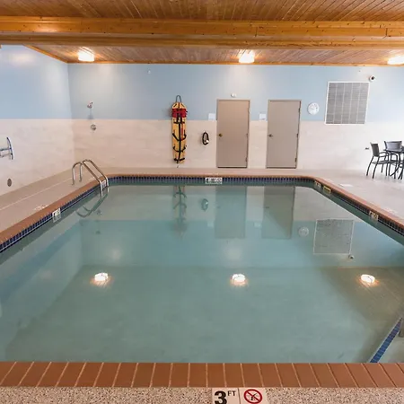 Holiday Inn Express & Suites Marquette By Ihg-2