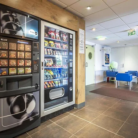 Hotel Ibis Budget Vichy-3