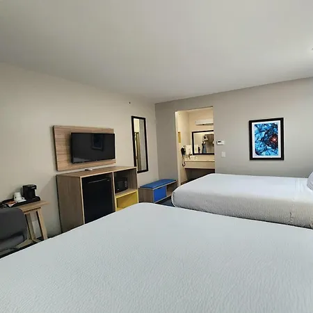 Days Inn & Suites By Wyndham Katy-3