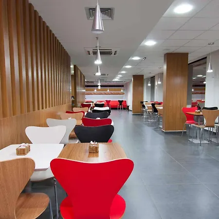 Ibis Cascavel-2