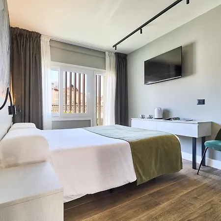 Hostal Sol y Miel-3