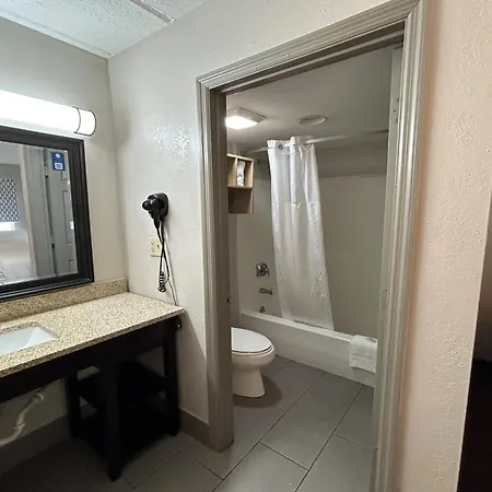 Days Inn By Wyndham Ridgeland South Carolina-3