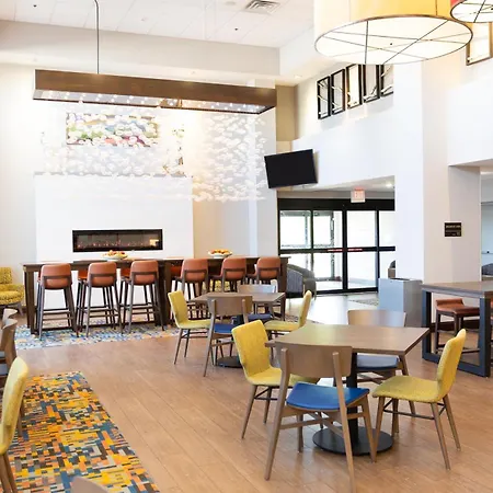 Hampton Inn & Suites Williamsport - Faxon Exit-3
