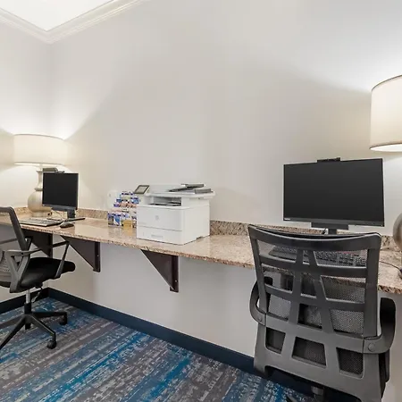 Best Western Plus Miami Airport North Hotel & Suites-3