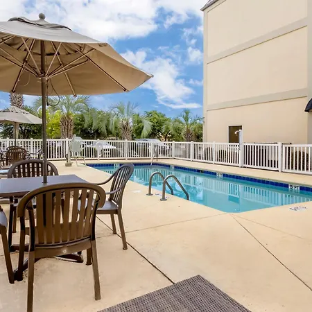 Comfort Suites At The University-3