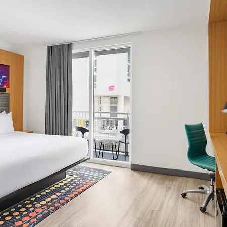 Aloft By Marriott Miami - Brickell-3