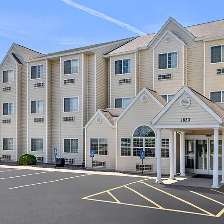 Microtel Inn & Suites By Wyndham Prairie Du Chien-2