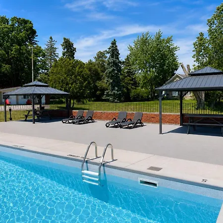 Ramada By Wyndham 1000 Islands Gananoque-3