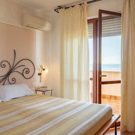Lola Piccolo Hotel-3
