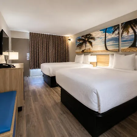 Days Inn By Wyndham Fort Myers-3