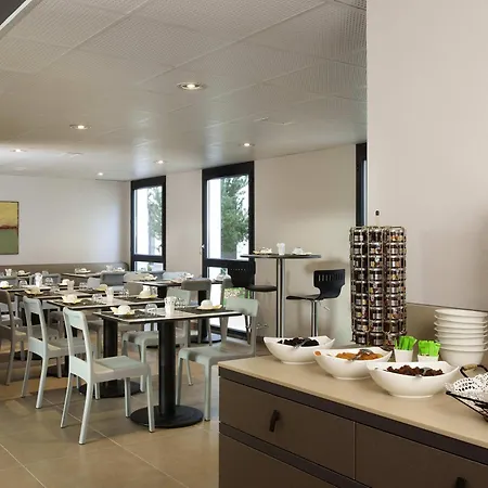 Aparthotel Adagio Lyon Patio Confluence-3