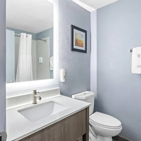 Quality Inn Shawnee North I-40-2