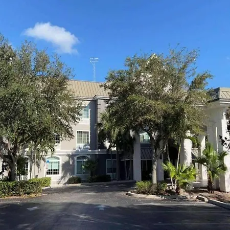 Hotel Flamingo Inn & Suites Vero Beach I-95-3