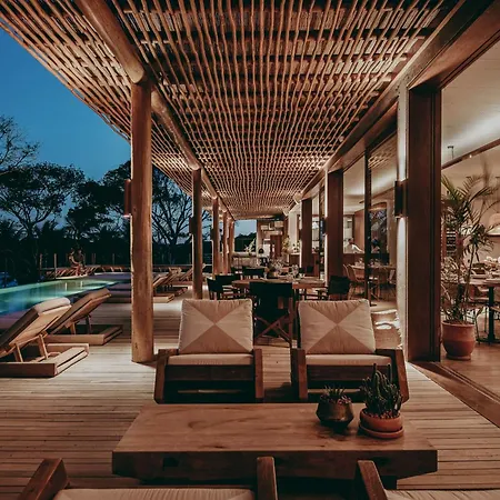 Barracuda Hotel & Villas-2