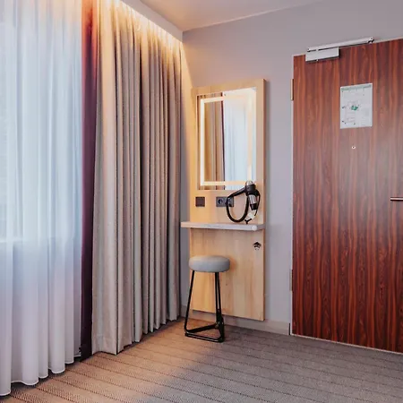 Premier Inn Köln City Mediapark-3