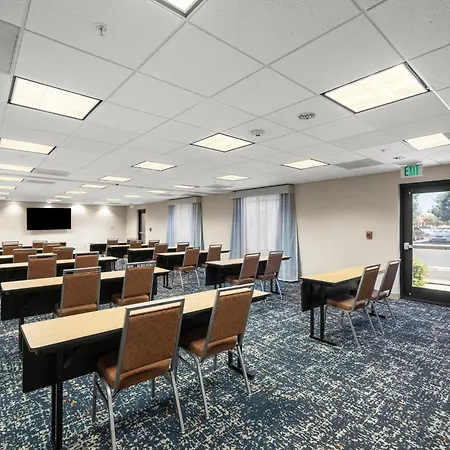 Hampton Inn & Suites Lancaster-3