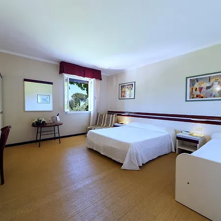 Hotel Fabricia-3