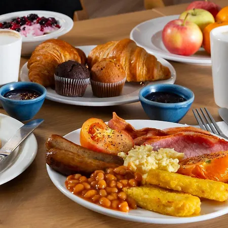 Holiday Inn Express Lincoln City Centre By Ihg-3