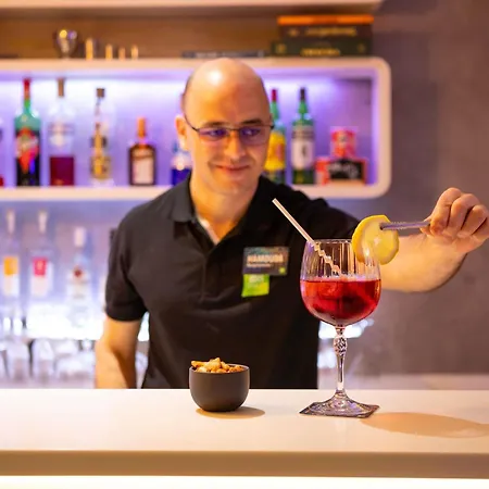 Ibis Styles Paris Tolbiac Bibliotheque-3