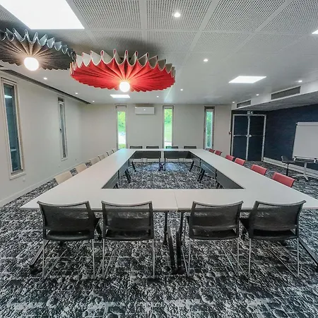 ibis Lyon Est Bron-2