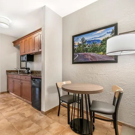 Drury Plaza Hotel Flagstaff-3