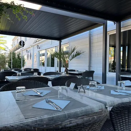 Hotel De La Mer-2