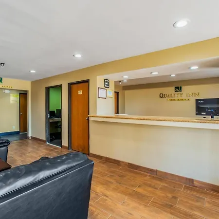 Quality Inn Carbondale University Area-3