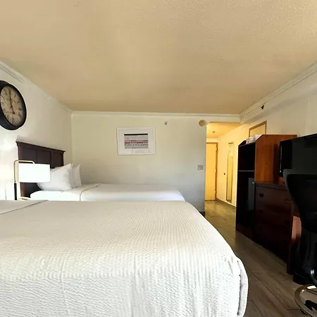 Ramada By Wyndham Birmingham Airport-2