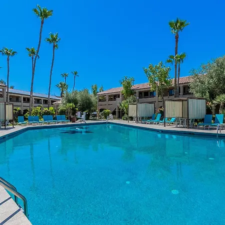 La Fuente Inn & Suites-2