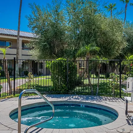 La Fuente Inn & Suites-3