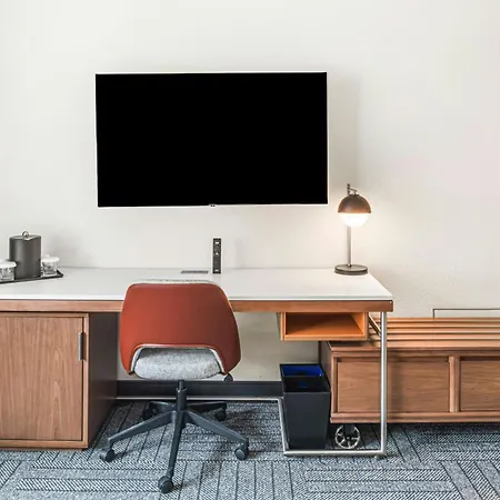 Courtyard By Marriott Columbus-3