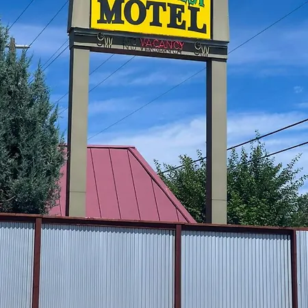Golden West Motel-3
