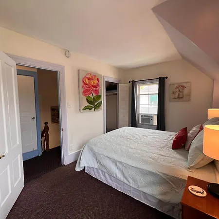 Claddagh Motel & Suites-2