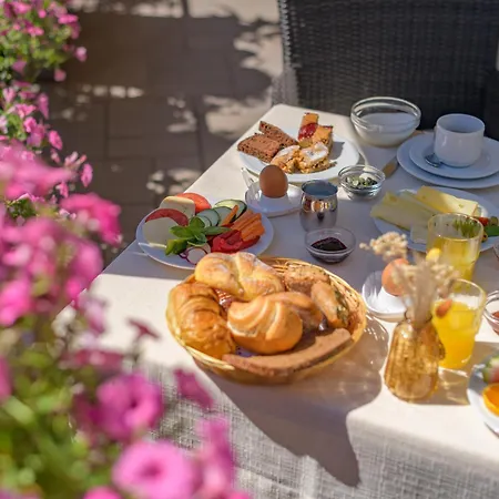 Garni Hotel Peterlinhof-2