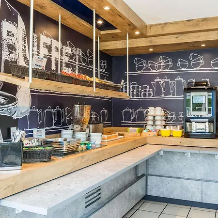 Ibis Budget Senlis-3