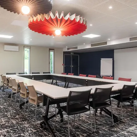 ibis Lyon Est Bron-3