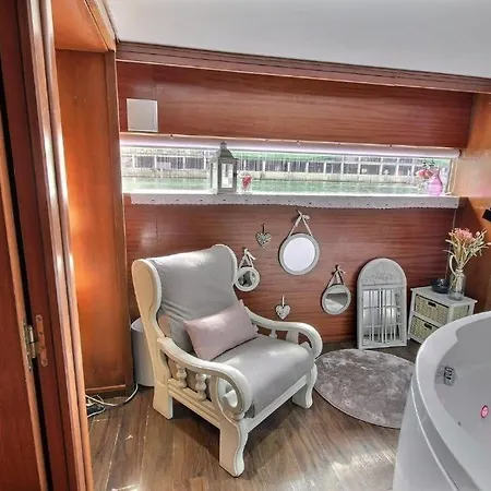 VIP Paris Yacht Hôtel-2