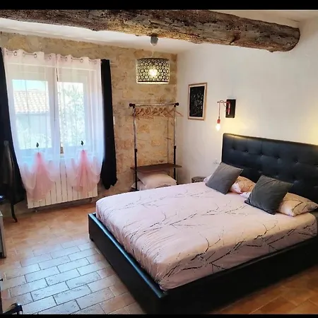 VILLA ARTEMIA Maison vigneronne - chambre d hôtes-B&B-piscine-climatisation-2