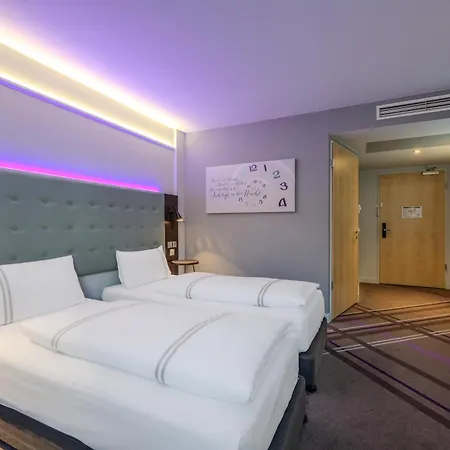 Premier Inn Karlsruhe City Am Wasserturm-3