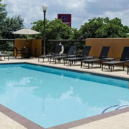 Comfort Suites-3