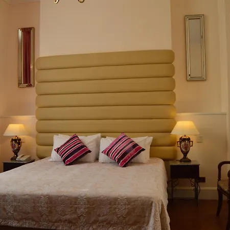 Holiday Villa Hotel-3