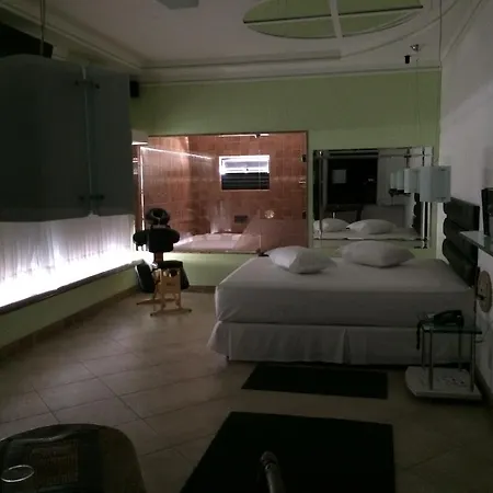 Cassino Motel (Adults Only)-3