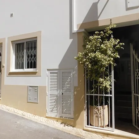 Dinas Guesthouse-2