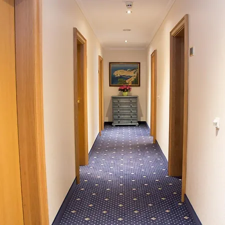 Hotel Arkade-3