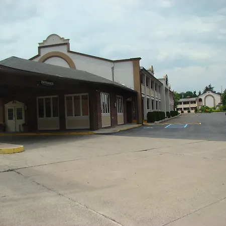 Aderi Hotel Lewisburg-2