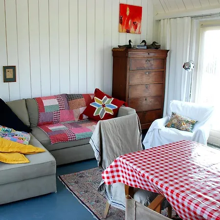 Bed In Waterland-2