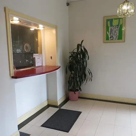 Jet Inn-3