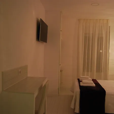 Hostal Petite Maman-2