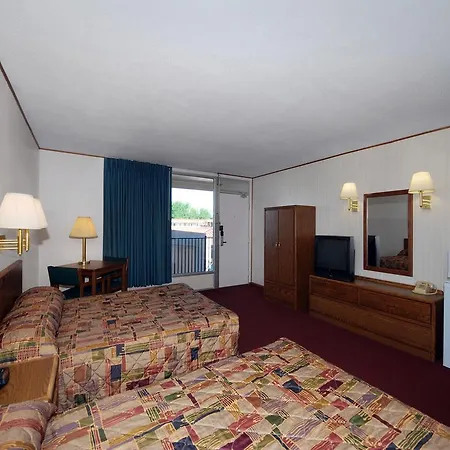 Econo Lodge-3